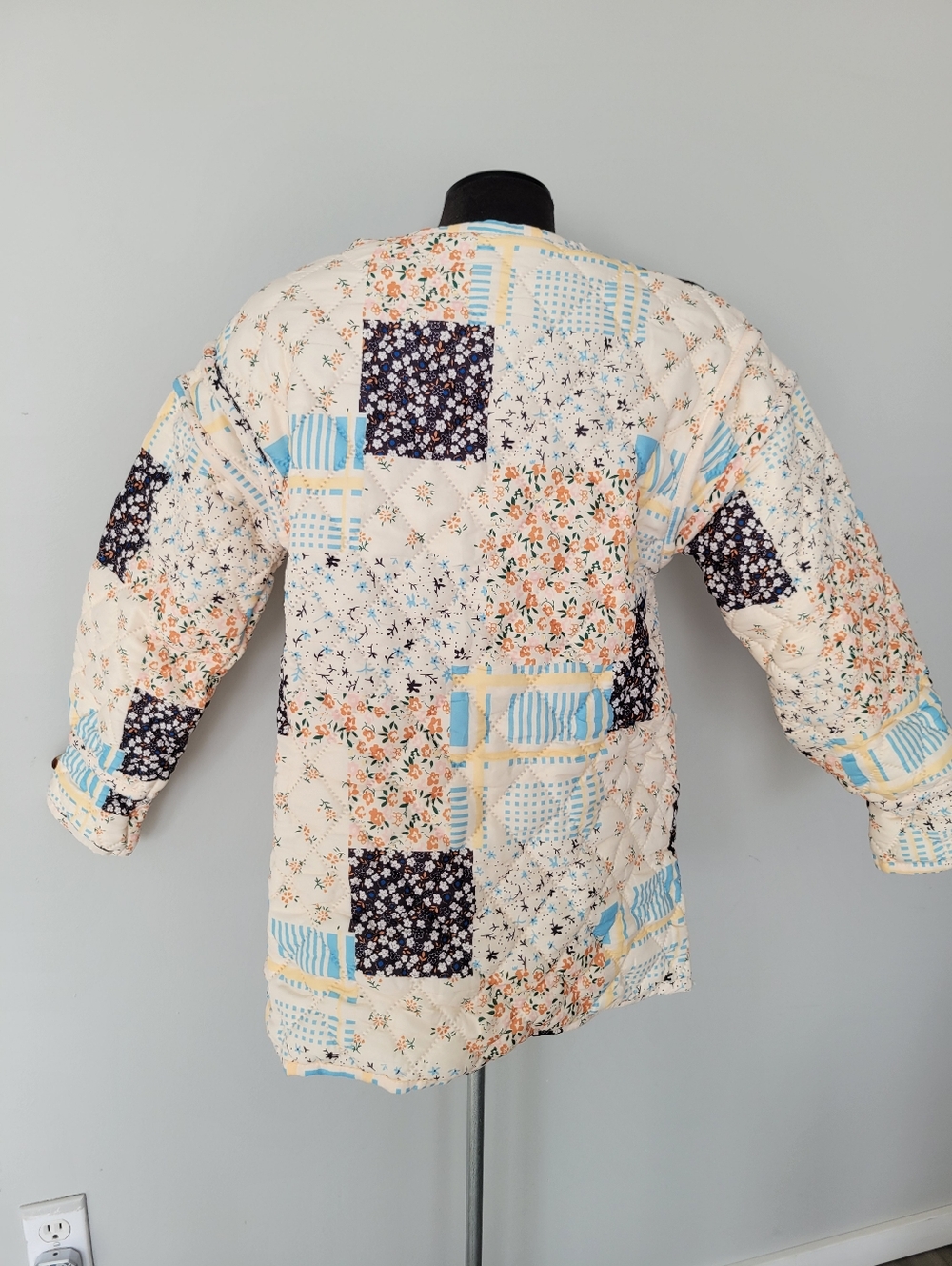 New Light Jacket Patchwork Style Size M - Picture 3 of 3